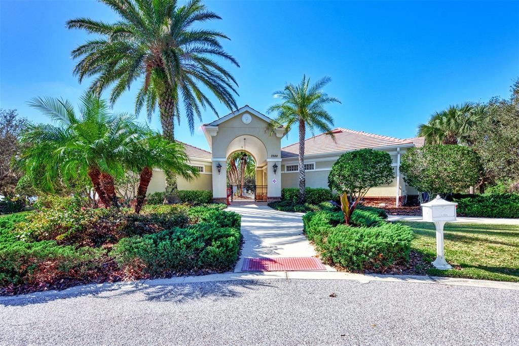 For Sale: $2,695,000 (4 beds, 4 baths, 4000 Square Feet)