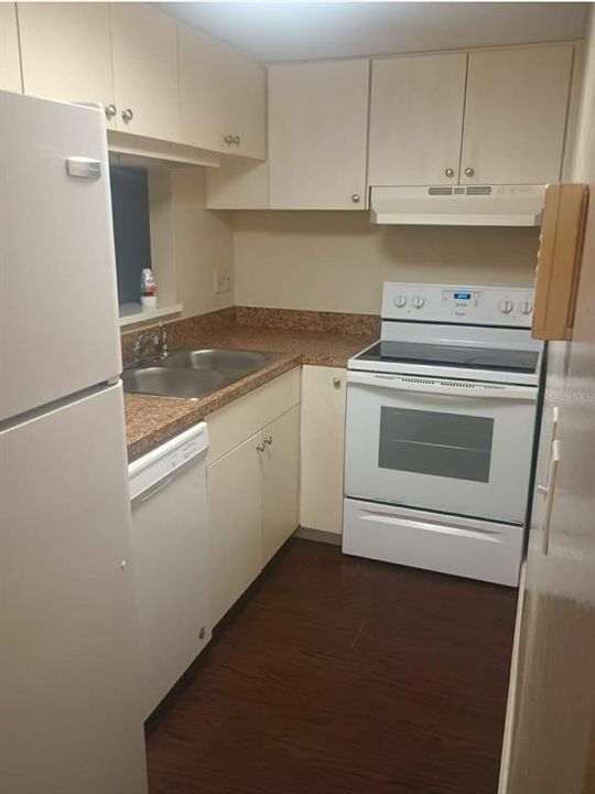 For Rent: $1,325 (1 beds, 1 baths, 504 Square Feet)