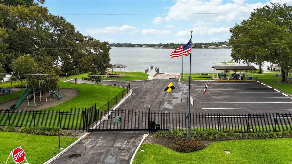 Wonderful Park/Boat launch and extra parking for HOA Residents only in Lake CONWAY ESTATES