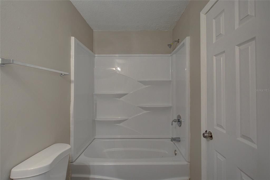 待售: $335,000 (4 贝兹, 2 浴室, 1566 平方英尺)