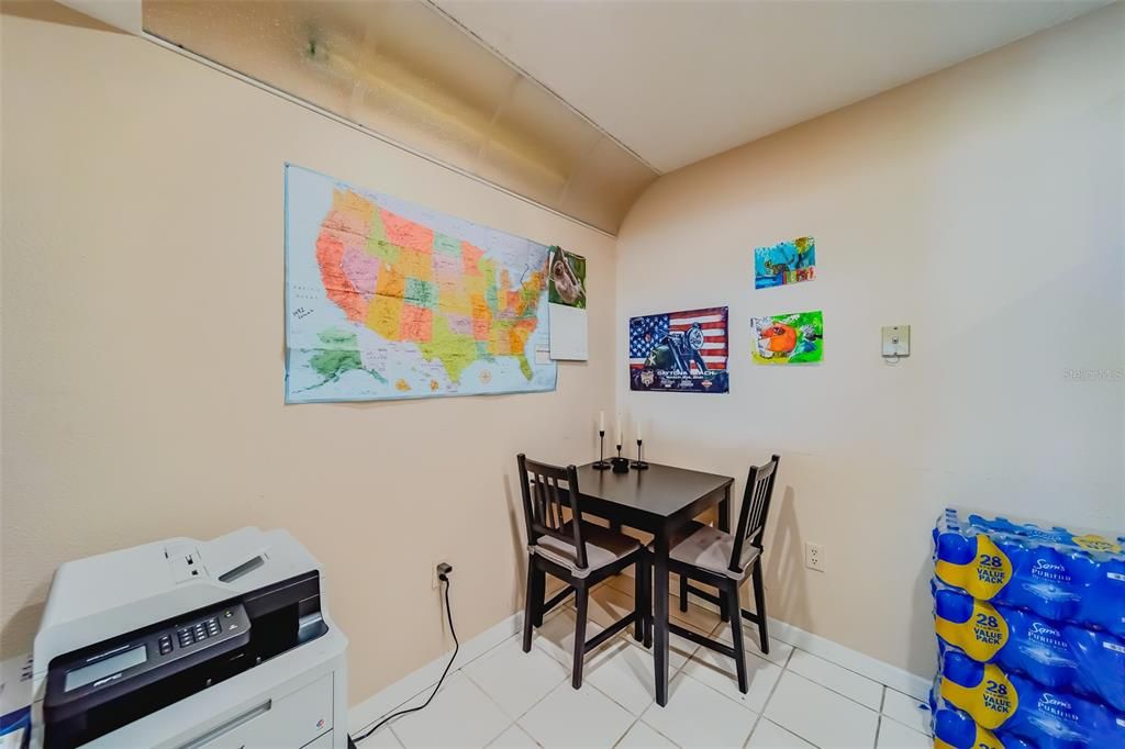 For Sale: $260,000 (3 beds, 2 baths, 1465 Square Feet)