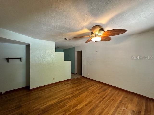 For Rent: $1,995 (3 beds, 2 baths, 1292 Square Feet)