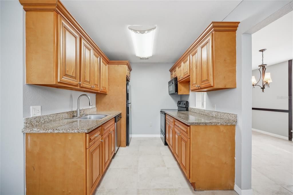 For Sale: $185,000 (3 beds, 2 baths, 1348 Square Feet)