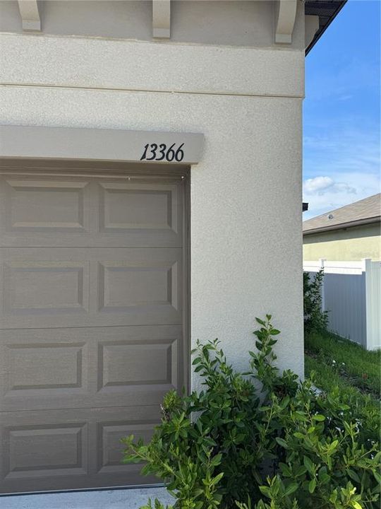 For Rent: $3,650 (4 beds, 2 baths, 1817 Square Feet)