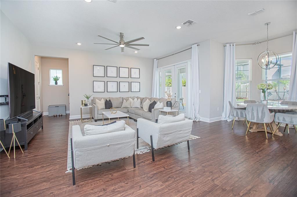 Active With Contract: $949,000 (4 beds, 3 baths, 3438 Square Feet)