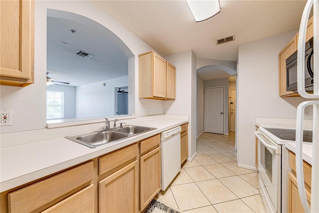 For Rent: $1,850 (2 beds, 2 baths, 1045 Square Feet)