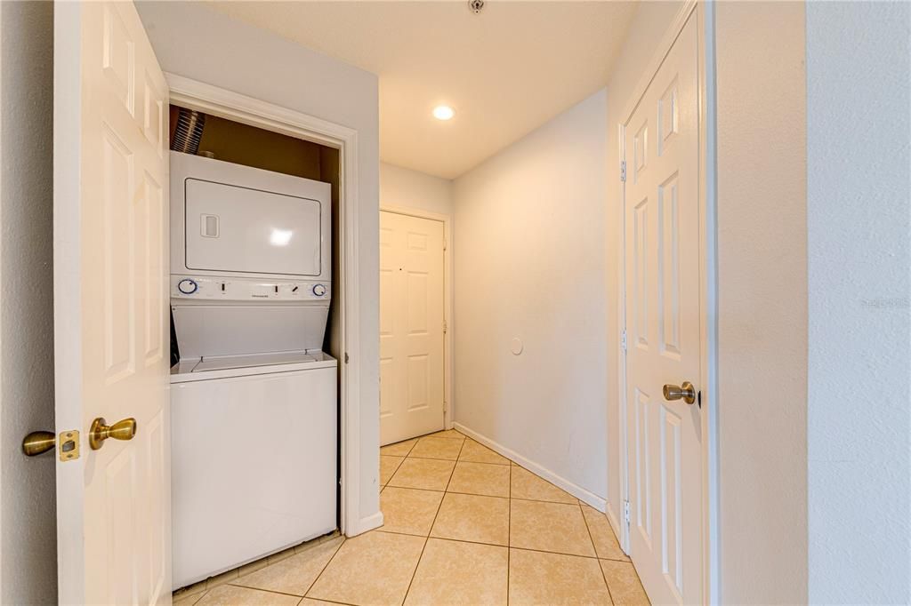 For Rent: $1,850 (2 beds, 2 baths, 1045 Square Feet)