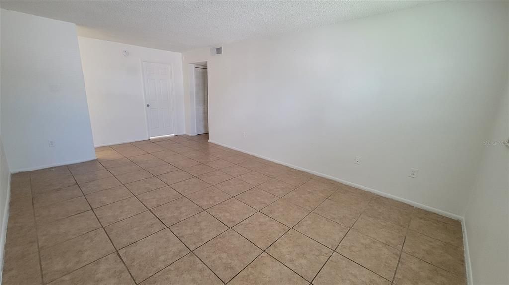 Recently Rented: $1,395 (2 beds, 1 baths, 780 Square Feet)