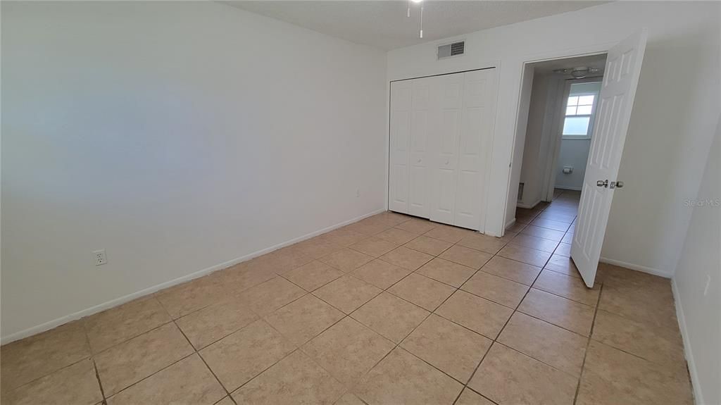 Recently Rented: $1,395 (2 beds, 1 baths, 780 Square Feet)