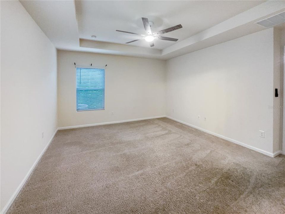 For Sale: $327,000 (4 beds, 2 baths, 1698 Square Feet)
