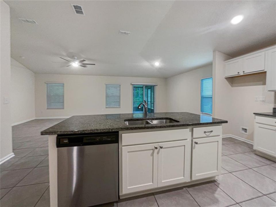 For Sale: $307,000 (4 beds, 2 baths, 1698 Square Feet)