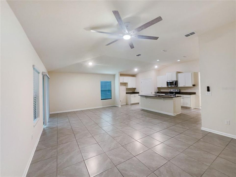 For Sale: $327,000 (4 beds, 2 baths, 1698 Square Feet)