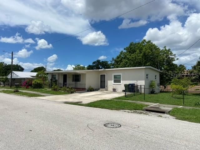 Active With Contract: $350,000 (3 beds, 2 baths, 1284 Square Feet)