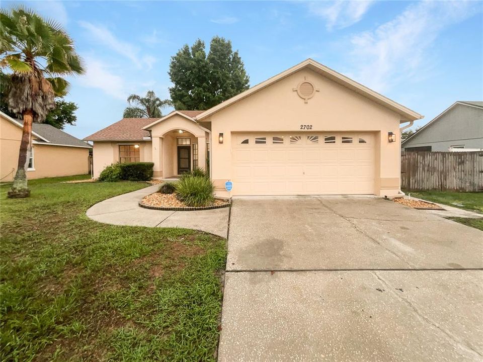 Active With Contract: $375,000 (3 beds, 2 baths, 1215 Square Feet)