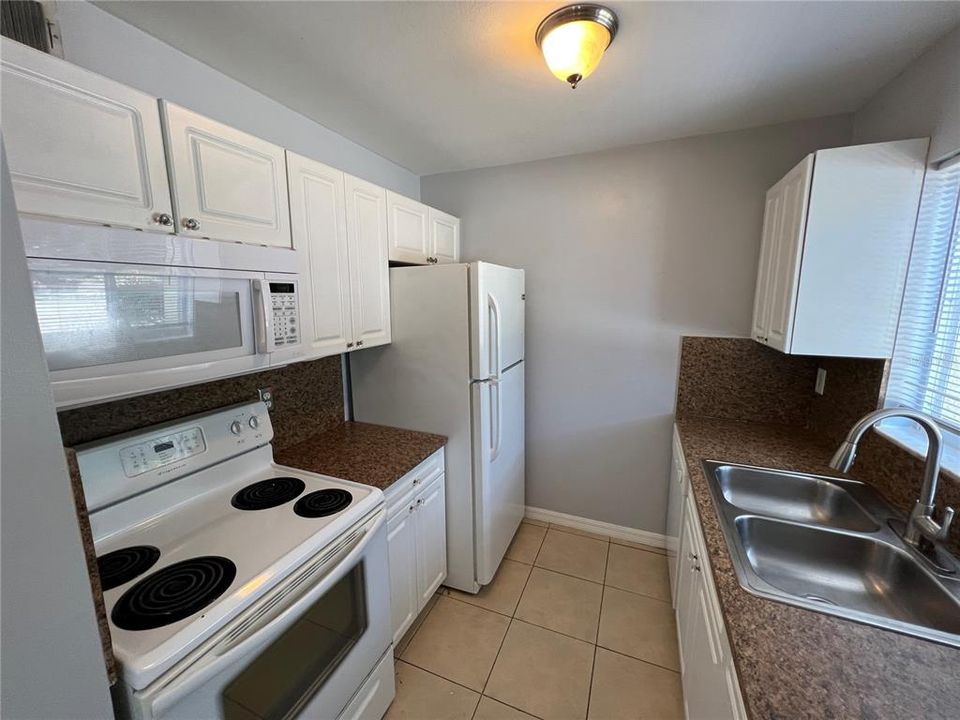 For Rent: $1,600 (1 beds, 1 baths, 600 Square Feet)