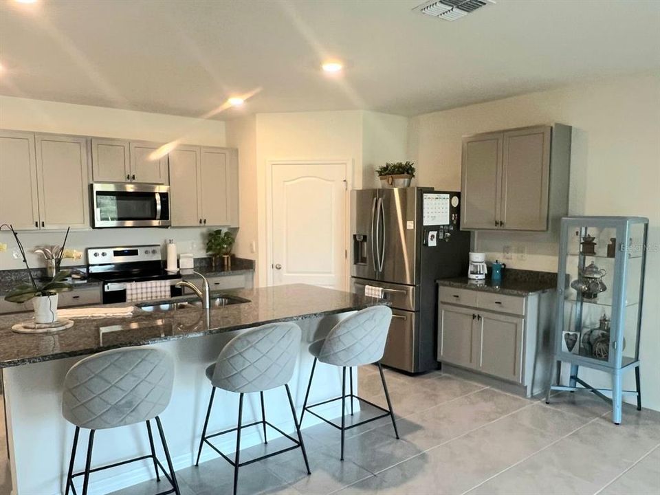 For Sale: $419,900 (4 beds, 2 baths, 1828 Square Feet)