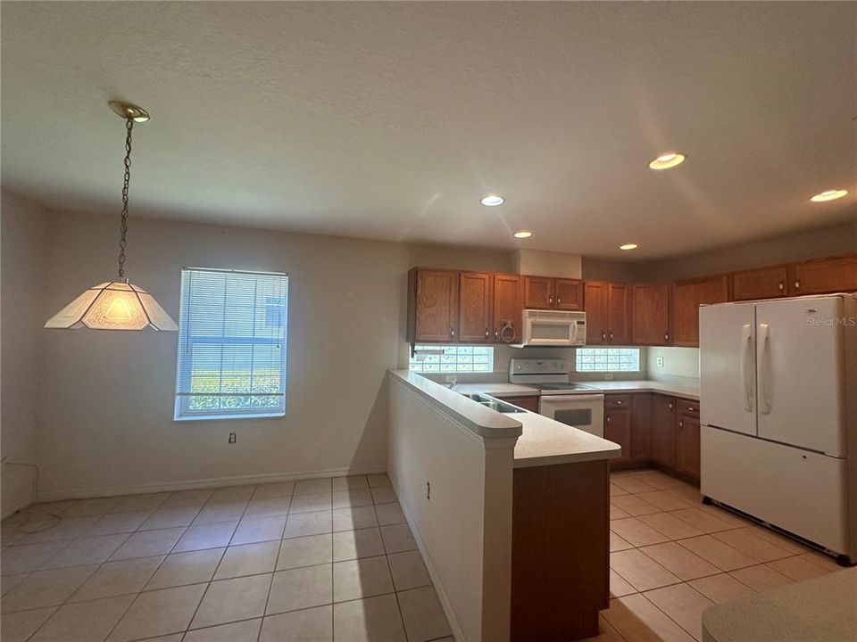 For Sale: $229,888 (2 beds, 2 baths, 1456 Square Feet)