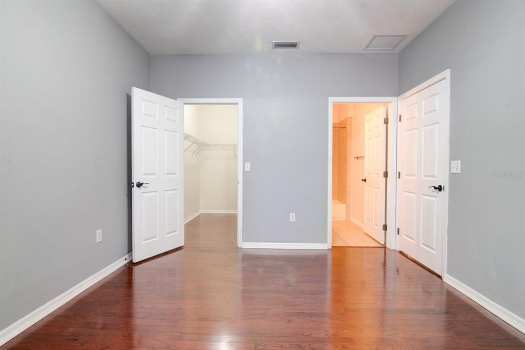 For Sale: $249,900 (2 beds, 2 baths, 1578 Square Feet)