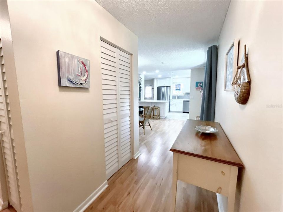 For Sale: $259,900 (2 beds, 2 baths, 1245 Square Feet)