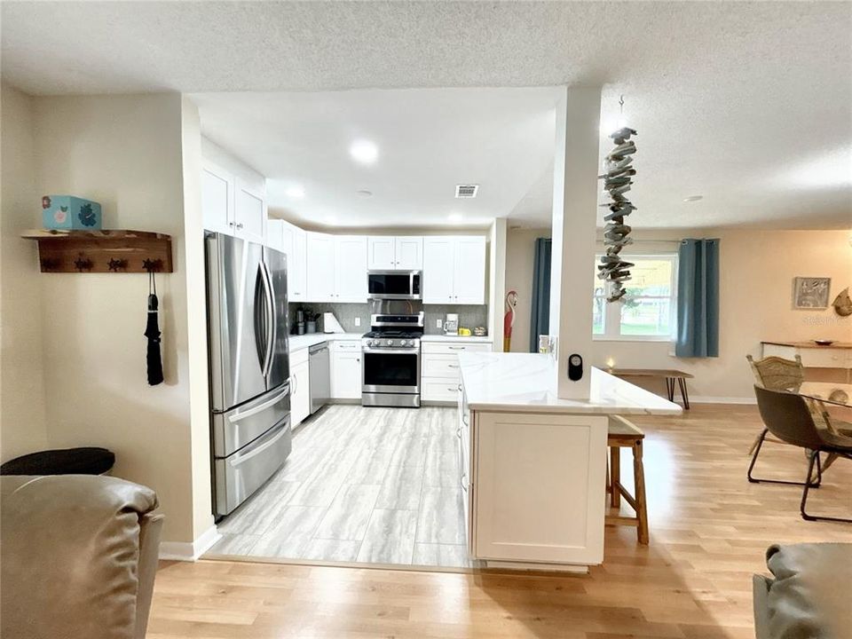 For Sale: $259,900 (2 beds, 2 baths, 1245 Square Feet)