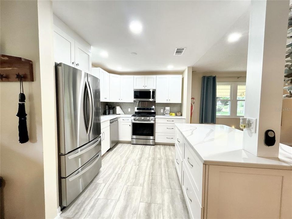 For Sale: $259,900 (2 beds, 2 baths, 1245 Square Feet)