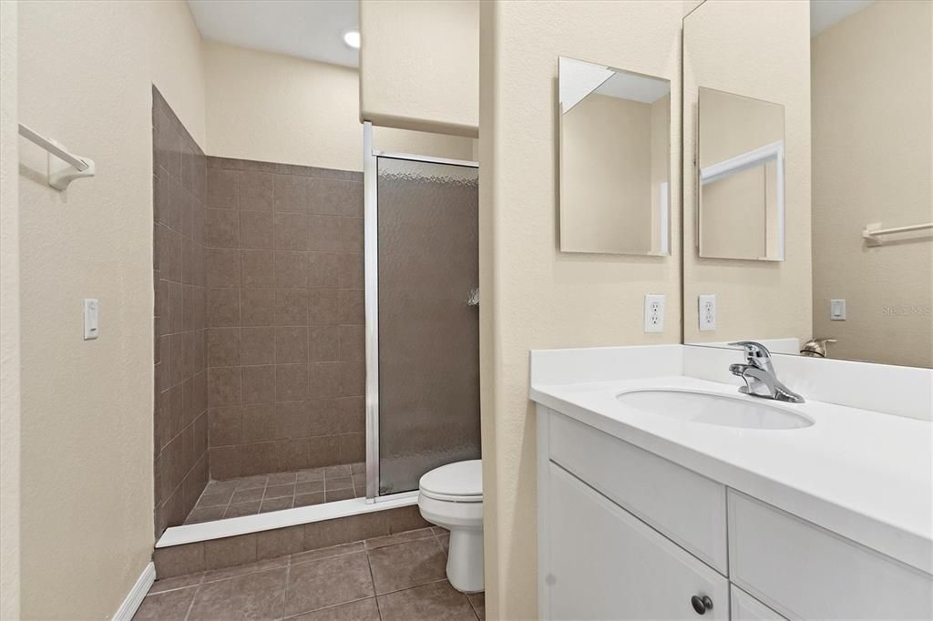 For Sale: $299,900 (2 beds, 2 baths, 1548 Square Feet)