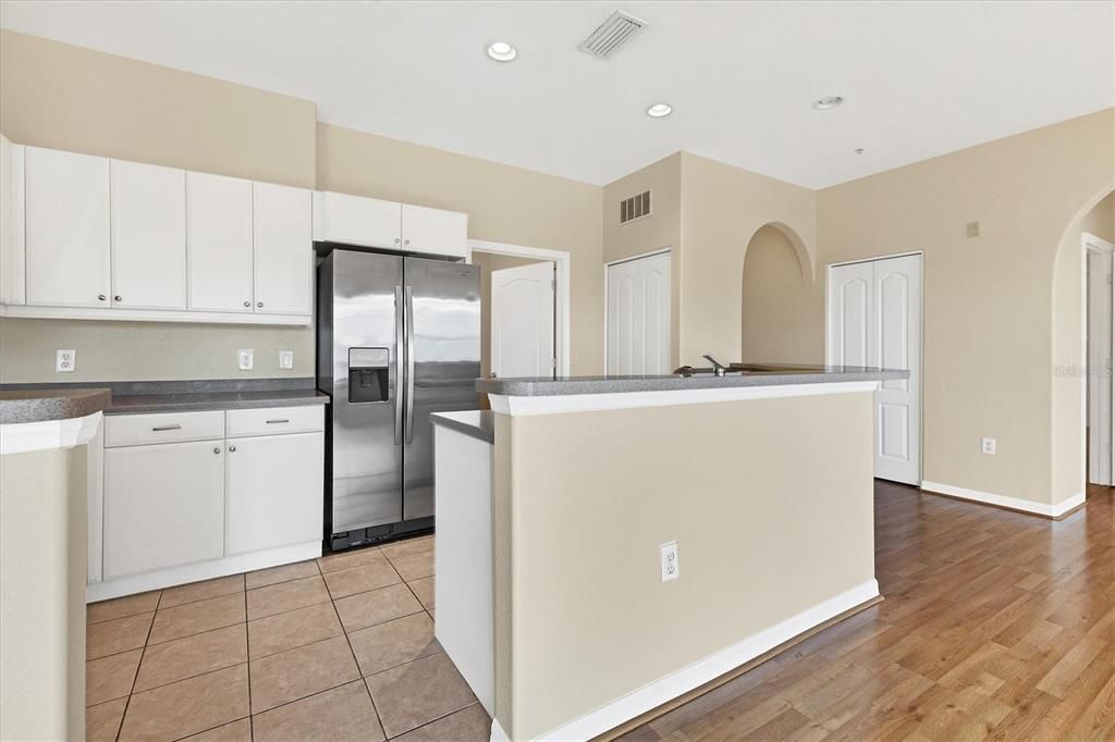 For Sale: $299,900 (2 beds, 2 baths, 1548 Square Feet)