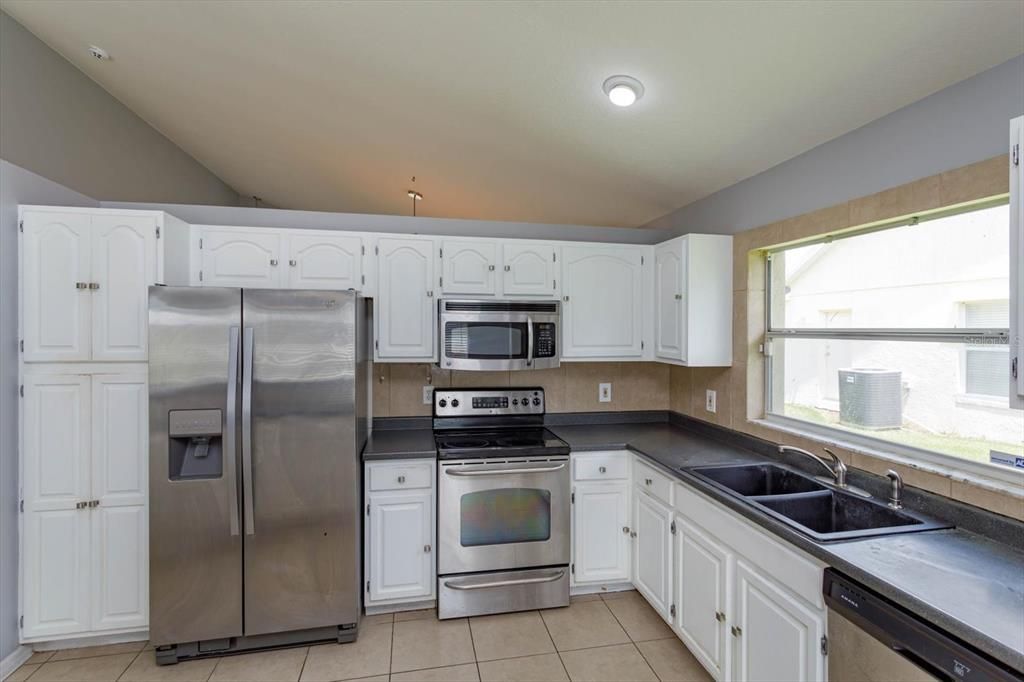 For Sale: $410,000 (4 beds, 2 baths, 1957 Square Feet)