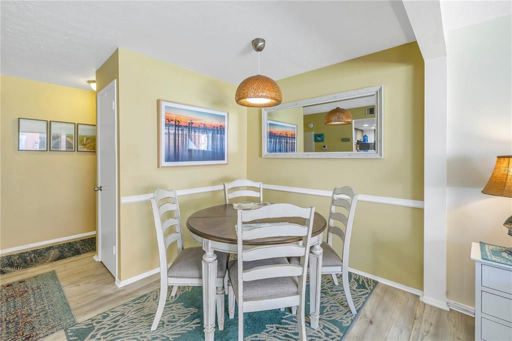 For Sale: $339,000 (1 beds, 1 baths, 787 Square Feet)