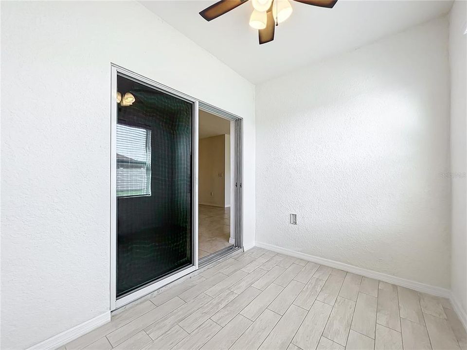 For Sale: $395,000 (4 beds, 2 baths, 1939 Square Feet)