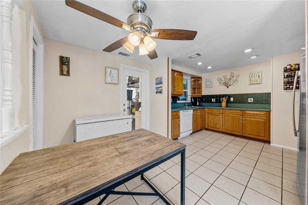 Kitchen Eating Area