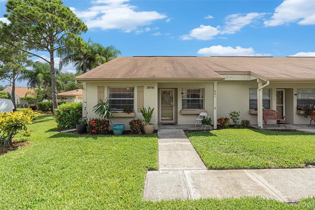 For Sale: $239,900 (2 beds, 2 baths, 915 Square Feet)