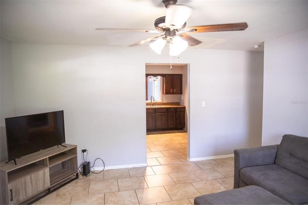 For Sale: $255,000 (3 beds, 2 baths, 1372 Square Feet)