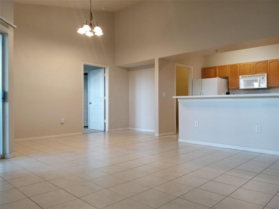 For Sale: $239,900 (2 beds, 2 baths, 1089 Square Feet)