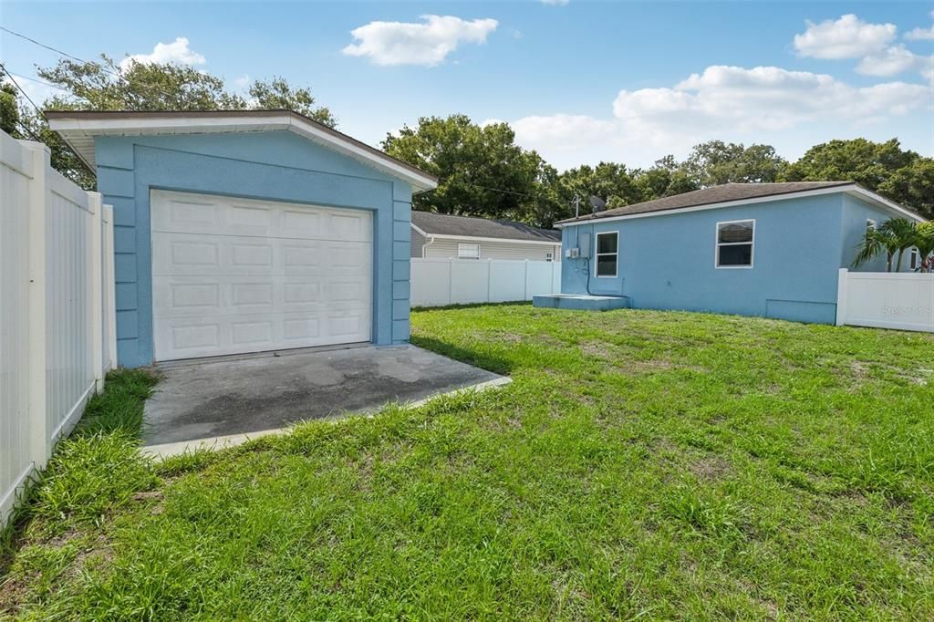 For Sale: $450,000 (3 beds, 2 baths, 1254 Square Feet)