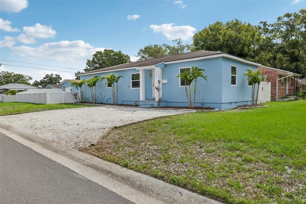 For Sale: $450,000 (3 beds, 2 baths, 1254 Square Feet)