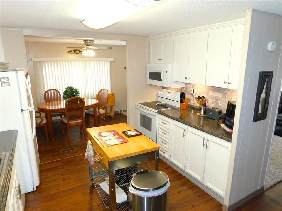 For Sale: $208,000 (3 beds, 2 baths, 1200 Square Feet)
