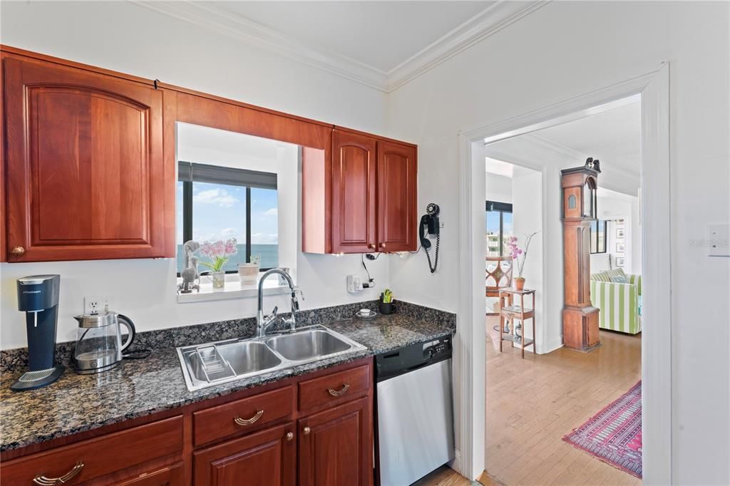 For Sale: $699,900 (2 beds, 2 baths, 1775 Square Feet)