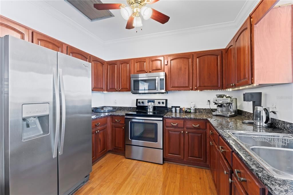 For Sale: $749,900 (2 beds, 2 baths, 1775 Square Feet)