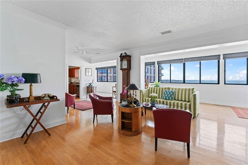 For Sale: $699,900 (2 beds, 2 baths, 1775 Square Feet)