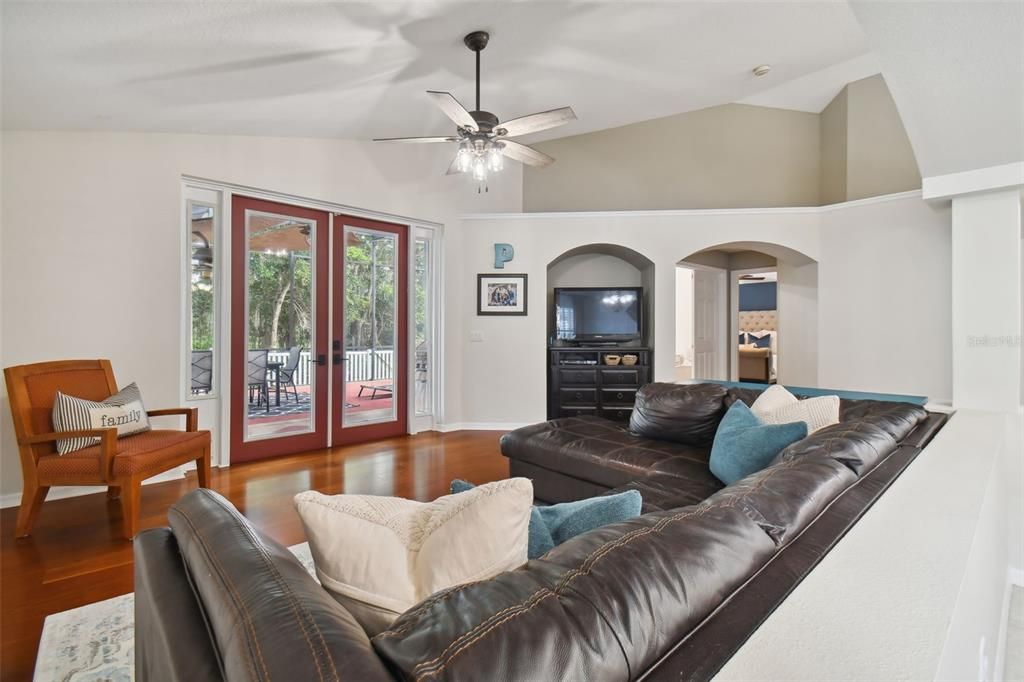 Active With Contract: $459,900 (4 beds, 2 baths, 2029 Square Feet)