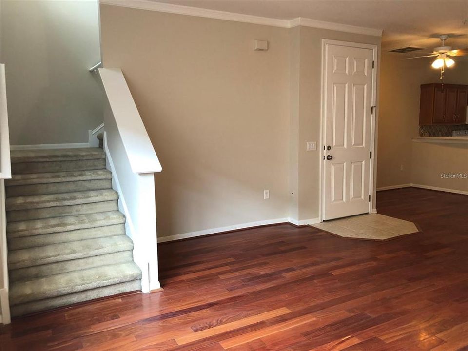 For Rent: $2,000 (3 beds, 3 baths, 1710 Square Feet)