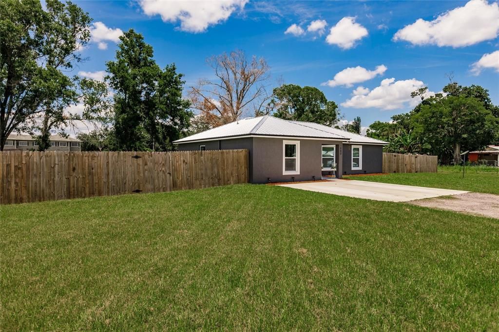 For Sale: $310,000 (3 beds, 2 baths, 1376 Square Feet)