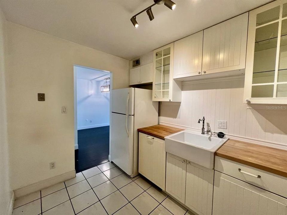 For Rent: $1,400 (1 beds, 1 baths, 667 Square Feet)