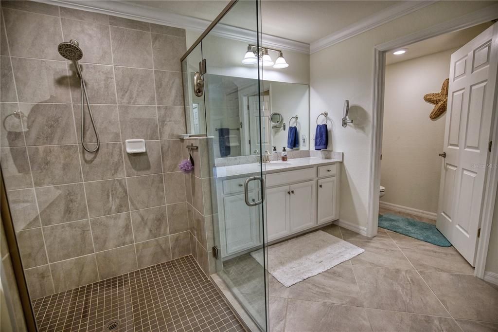 最近租的: $5,200 (2 贝兹, 2 浴室, 1706 平方英尺)