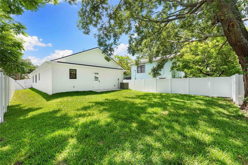 For Sale: $499,000 (3 beds, 2 baths, 1242 Square Feet)