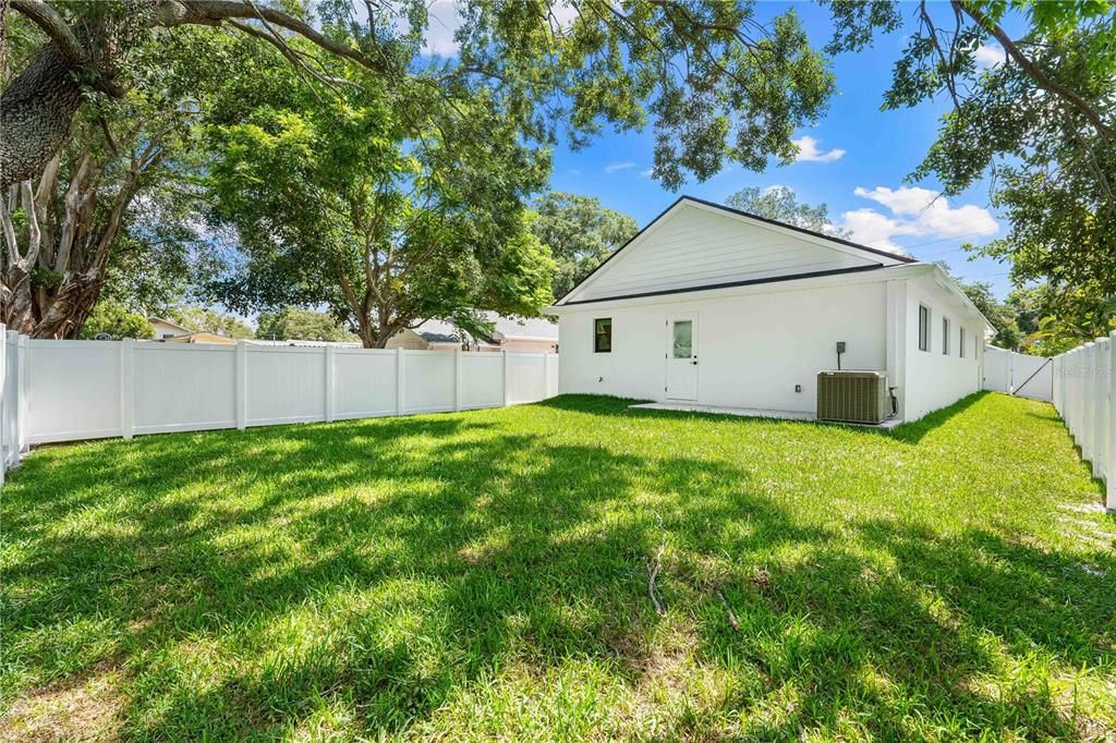 For Sale: $499,000 (3 beds, 2 baths, 1242 Square Feet)