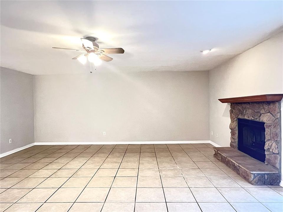 For Rent: $2,100 (2 beds, 2 baths, 1688 Square Feet)