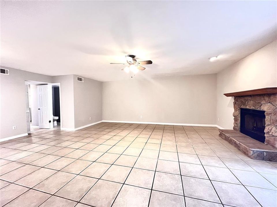 For Rent: $2,100 (2 beds, 2 baths, 1688 Square Feet)