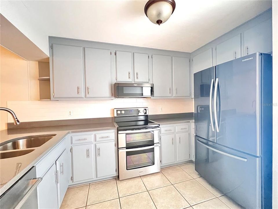 For Rent: $2,100 (2 beds, 2 baths, 1688 Square Feet)